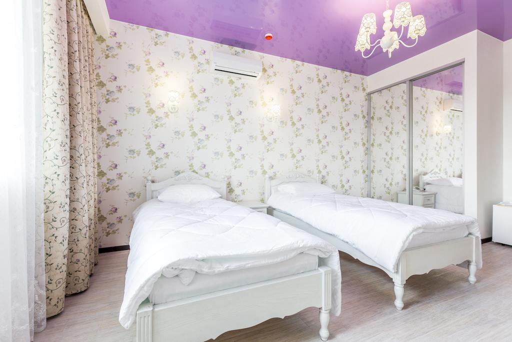 Hotel Premier カーミヤンシケ 部屋 写真