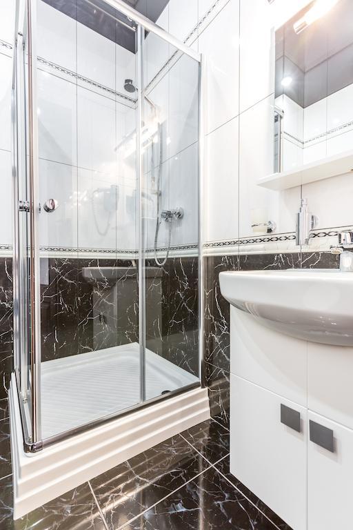 Hotel Premier カーミヤンシケ 部屋 写真