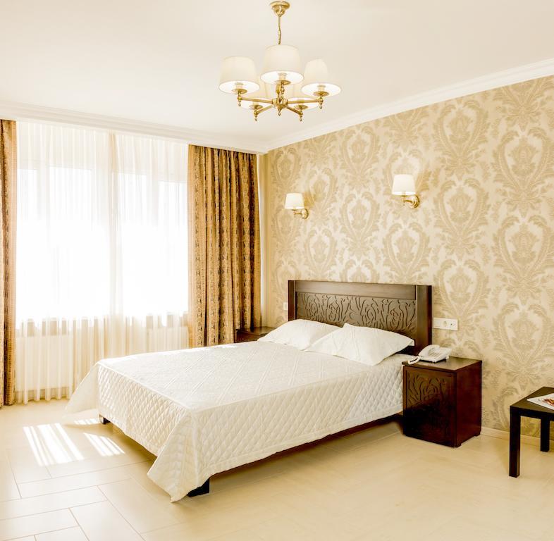 Hotel Premier カーミヤンシケ 部屋 写真